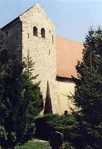 Der romanische Westturm der Wörmlitzer Kirche St. Petrus